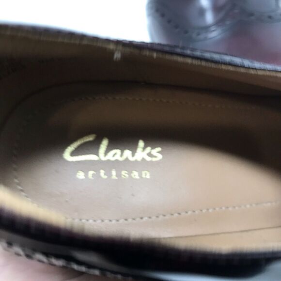 Clarks Artisan Ciera Brine Size 9.5 M Victorian Burgundy Oxford Heel Booties - Picture 12 of 13